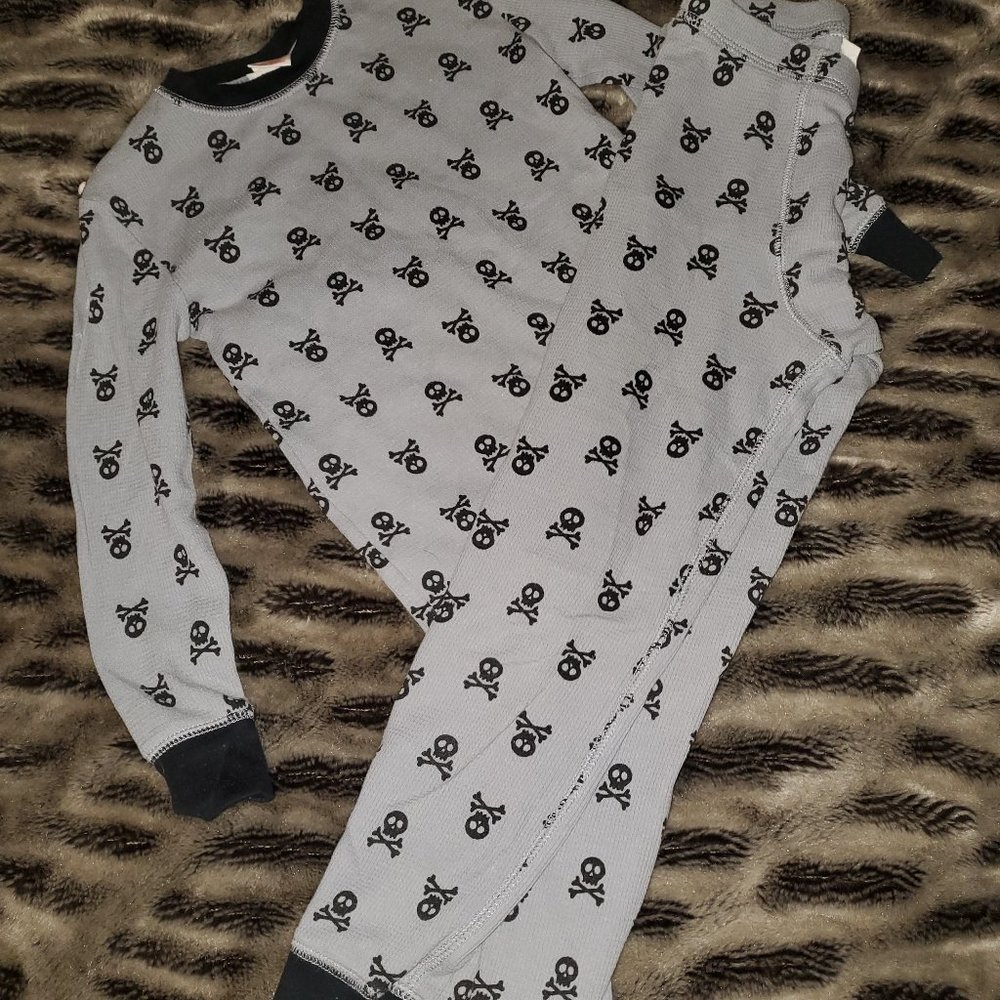 Skull thermals- unisex kids size 6/7